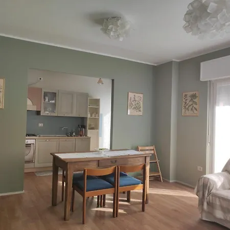 Casa Botta. Ampio Luminoso E Confortevole Morbegno